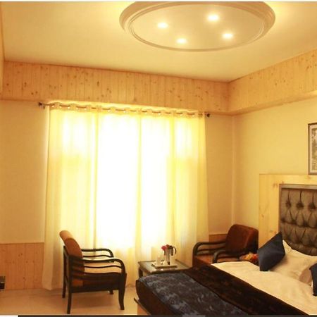 Hotel Bodh International Manāli Extérieur photo