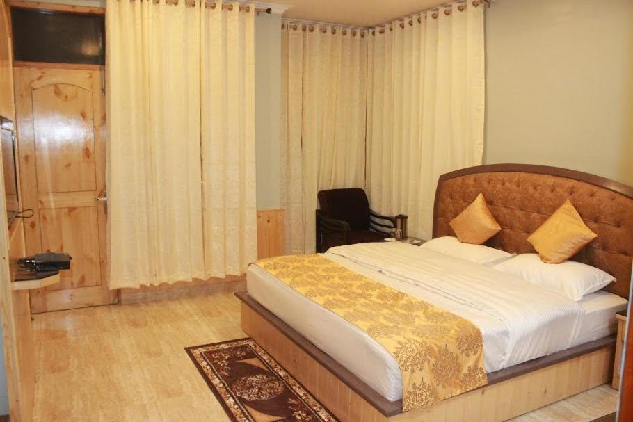 Hotel Bodh International Manāli Extérieur photo