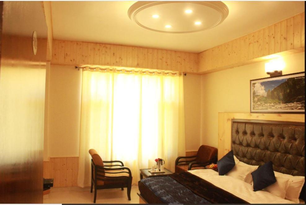 Hotel Bodh International Manāli Extérieur photo